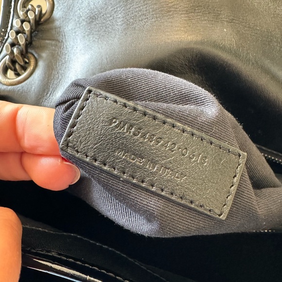 Yves Saint Laurent YSL Niki Chain Flap Bag Crocodile Embossed Patent in black - Picture 10 of 10